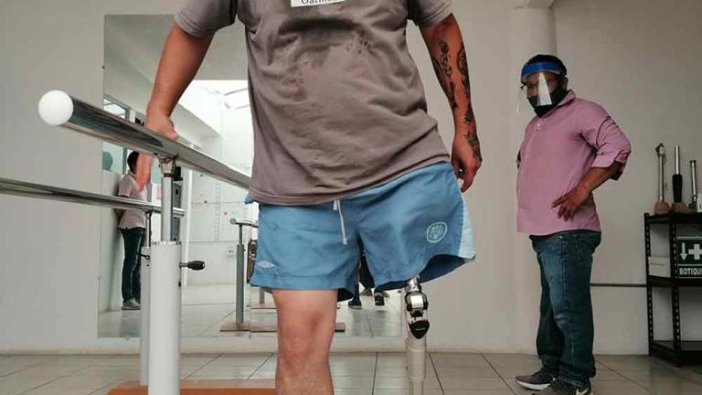 Emprendimiento incubado en Tec de Monterrey ayuda a personas con amputación